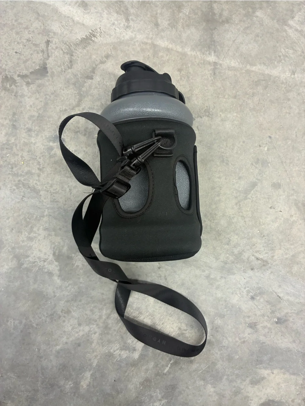HydroJug Insulated Neoprene Sleeve in Black w/ Water Bottle